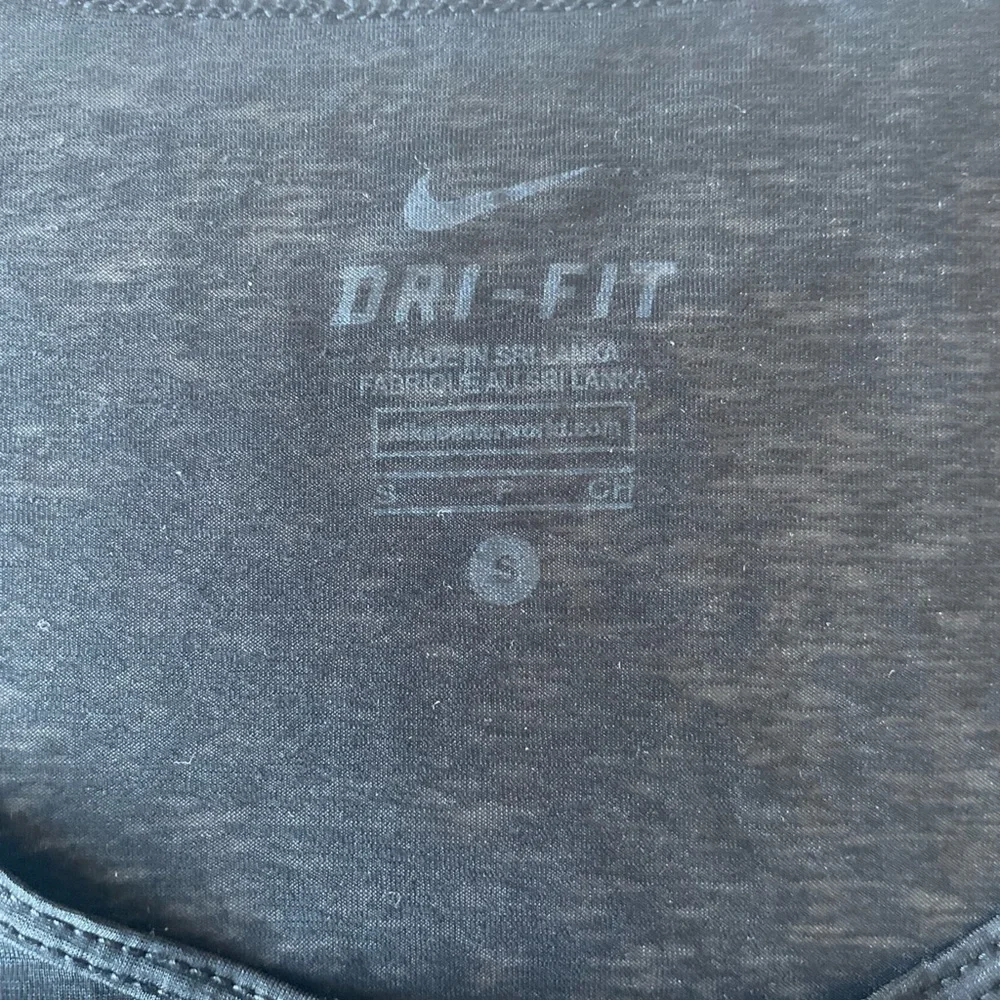 Nike Women's Black Sports Top dri fit sleeveless size small